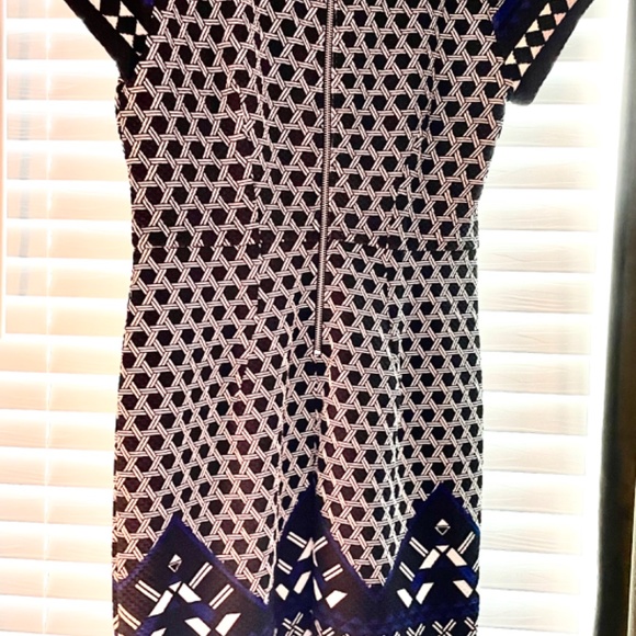 Dress - Picture 4 of 4